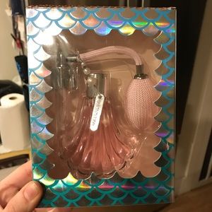 'Oceans Kiss' Black Heart Perfume